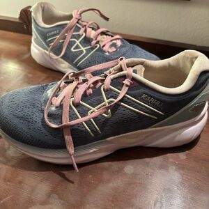 Karhu Women's Navy and Pink Sneakers